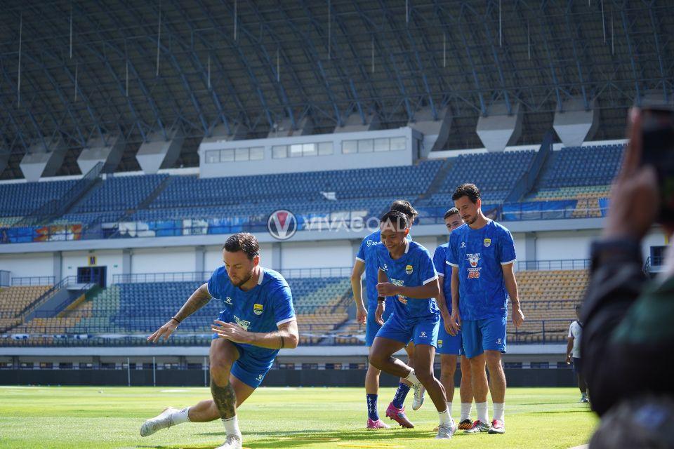 Diisi Banyak Pemain Timnas Indonesia, Pelatih Persija Akui Skuad Persib Berkualitas