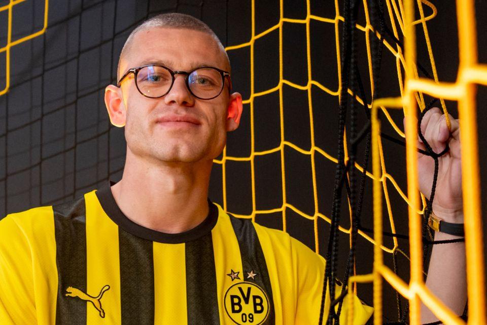 Liverpool Ingin Bek Kiri Dortmund Gantikan Conor Bradley