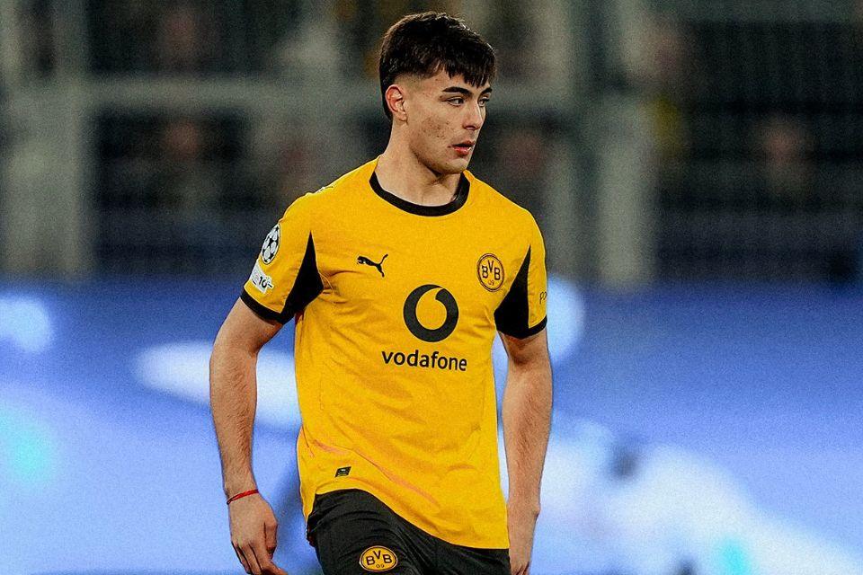 Aaron Anselmino Berpotensi Kembali ke Dortmund Meski Dipulangkan Chelsea