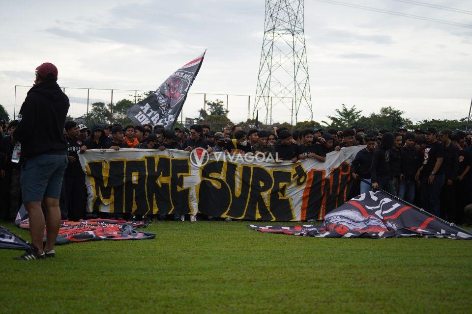 Pesan Rizky Ridho Untuk Jakmania: Kami Tidak Main-Main dan Setengah Hati di Bandung!
