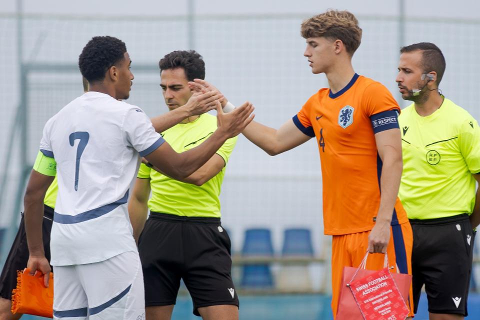 Barcelona Kabarnya Tak Melanjutkan Negosiasi Dengan Bek Asal Belanda, Ruud Nijstad