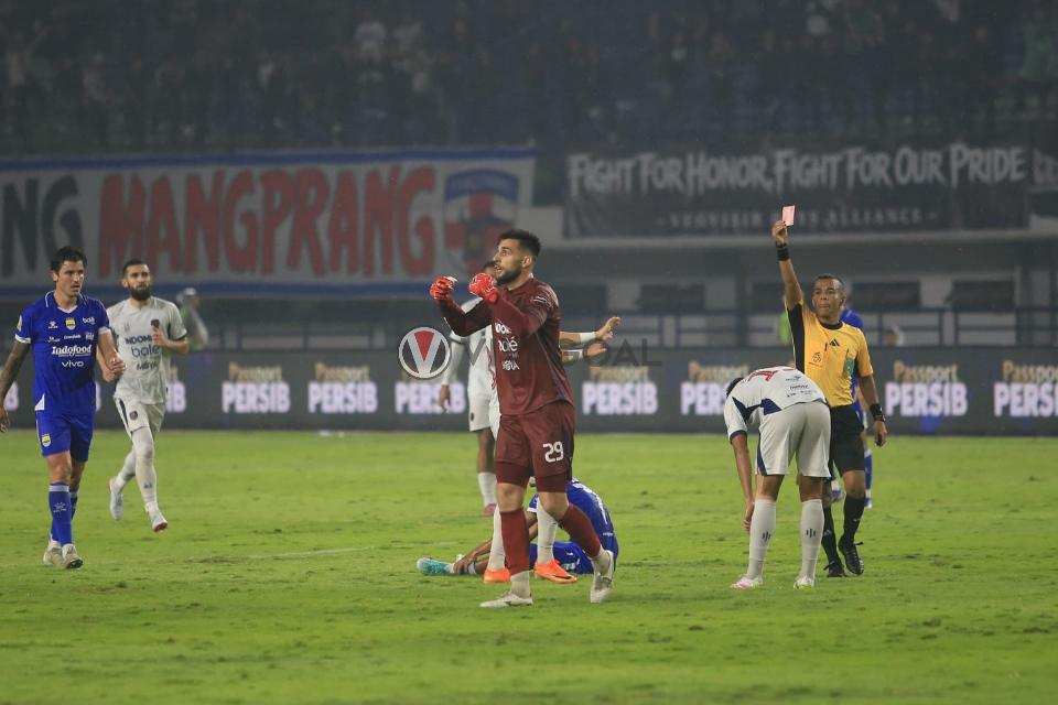 Carlos Pena Menyebut Kekalahan Persita Terasa Tak Adil