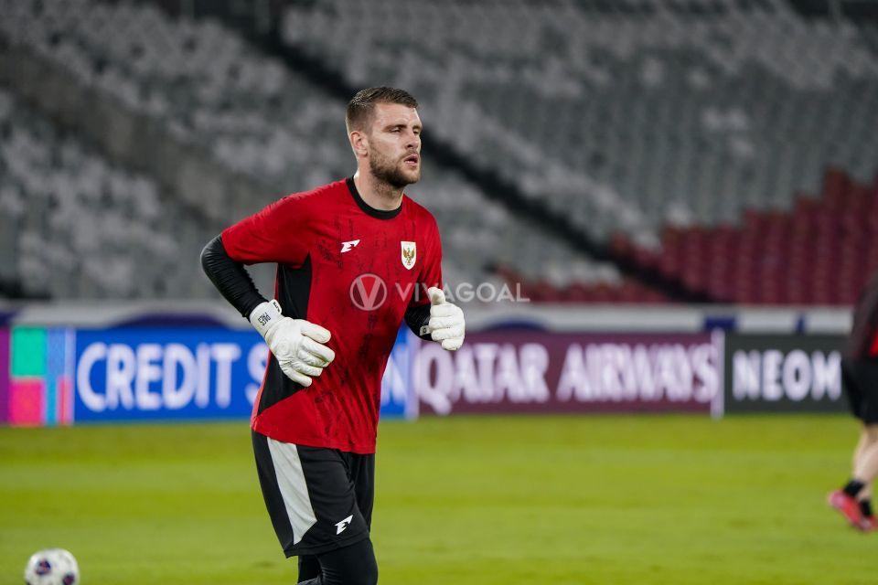 Baru Debut di Ajax, Maarten Paes Langsung Dapat Kritik Tajam