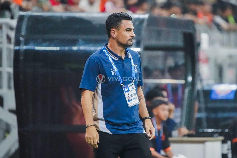 Carlos Pena Sindir Kualitas Wasit Kontra Dewa: Tidak Profesional!