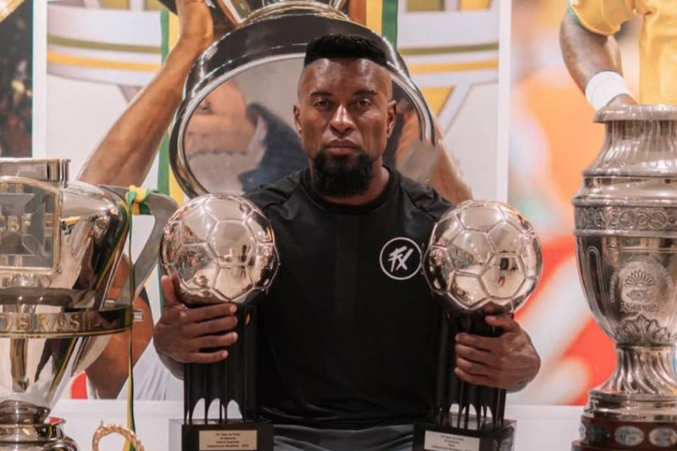 Eks Pesepakbola, Ze Roberto
