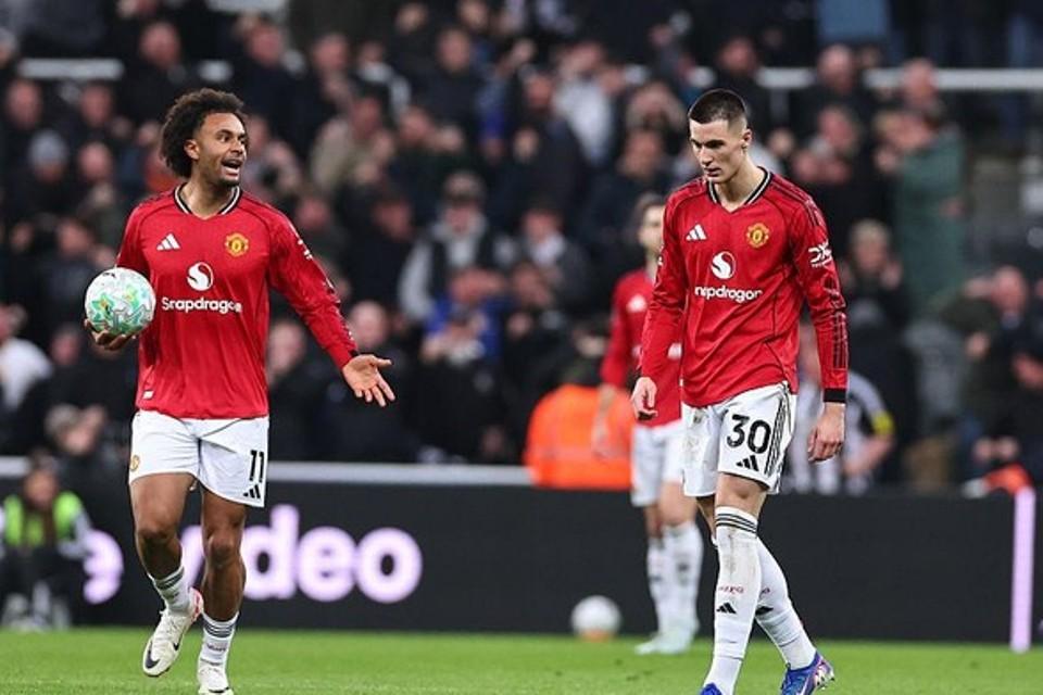 Zirkzee Sesko United