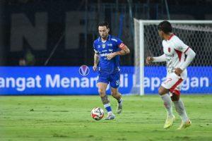 Gelandang Persib, Marc Klok