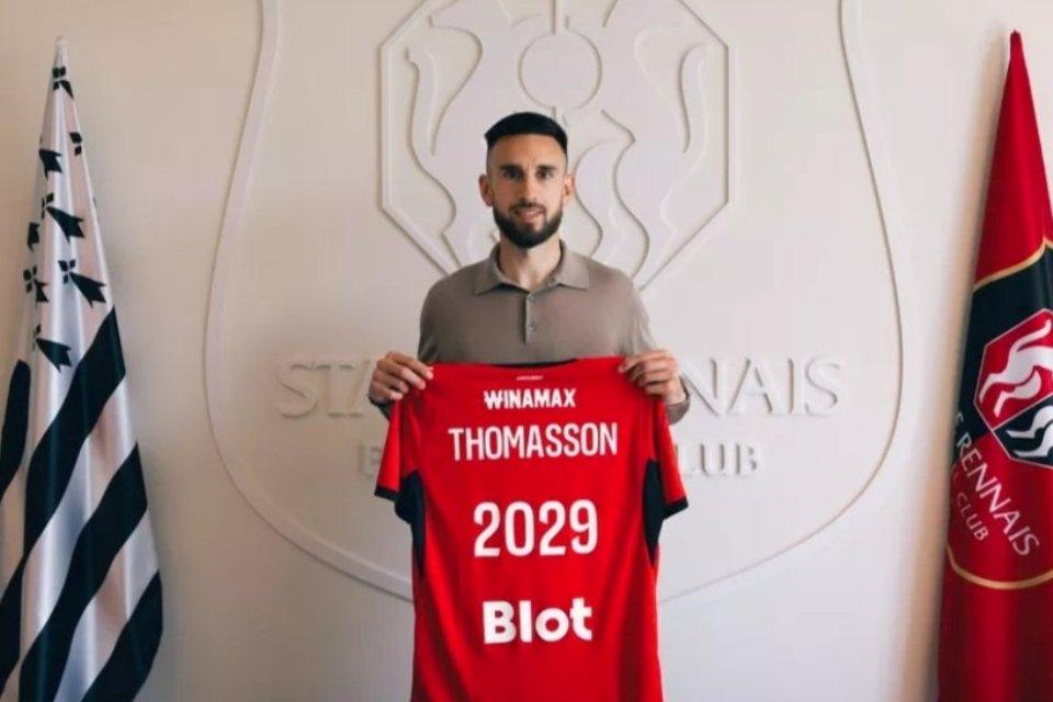 Rennes Resmikan Transfer Pilar Veteran Lens