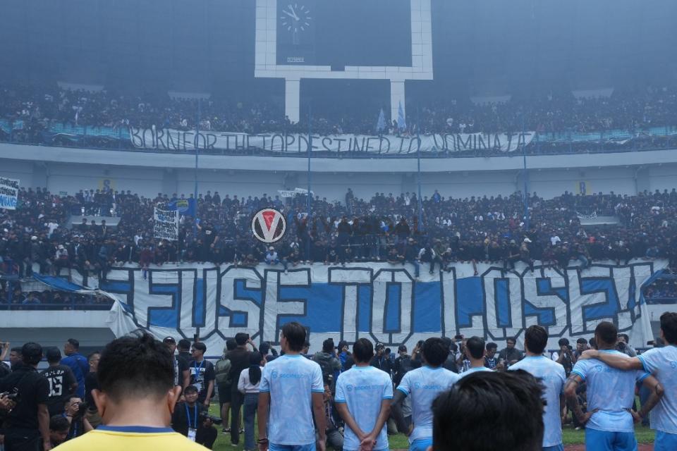 Bobotoh Berikan Semangat Untuk Skuat Persib Jelang Hadapi Persija.