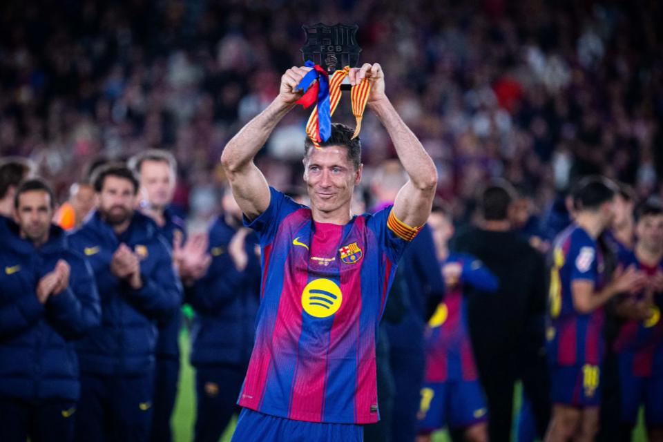Perpisahan Robert Lewandowski dengan Barcelona.