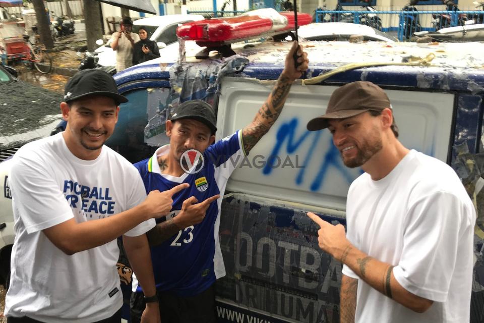 Kapten Persib, Marc Klok Bersama Marc Klok Foundation Jalin Kolaborasi Dengan VPC Untuk Memperbaiki Ambulans.