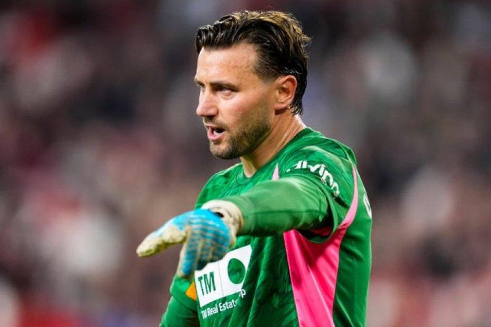 Kiper Valencia Diam-Diam Masuk Bidikan Marseille
