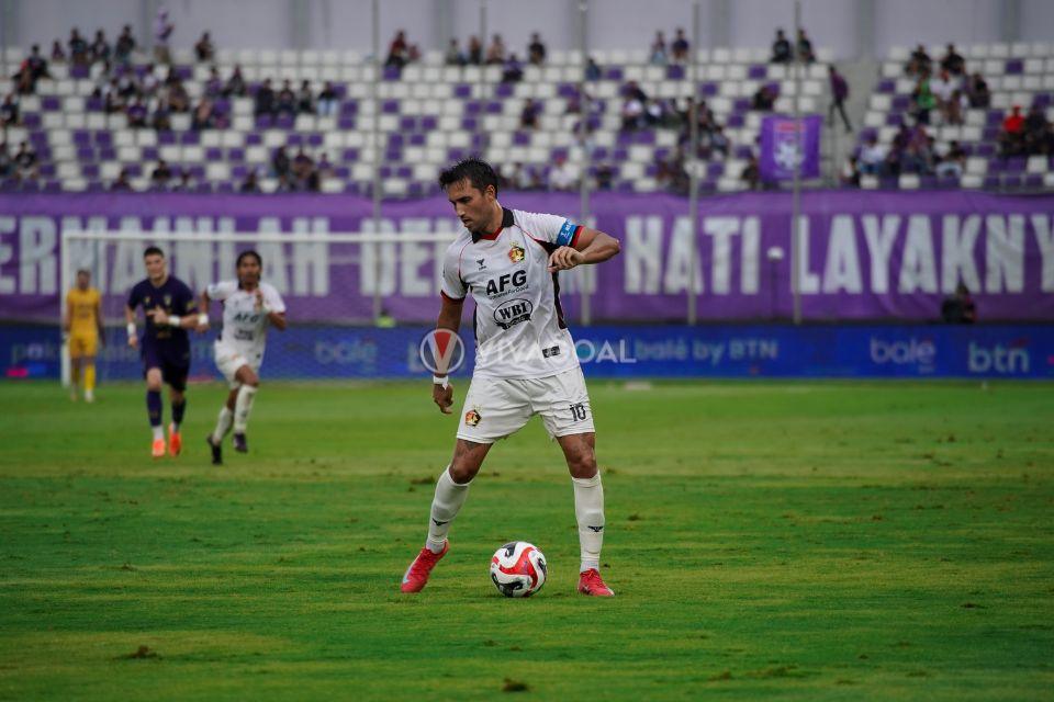 John Herdman Buka Pintu Bagi Ezra Walian di Timnas Indonesia Untuk AFF
