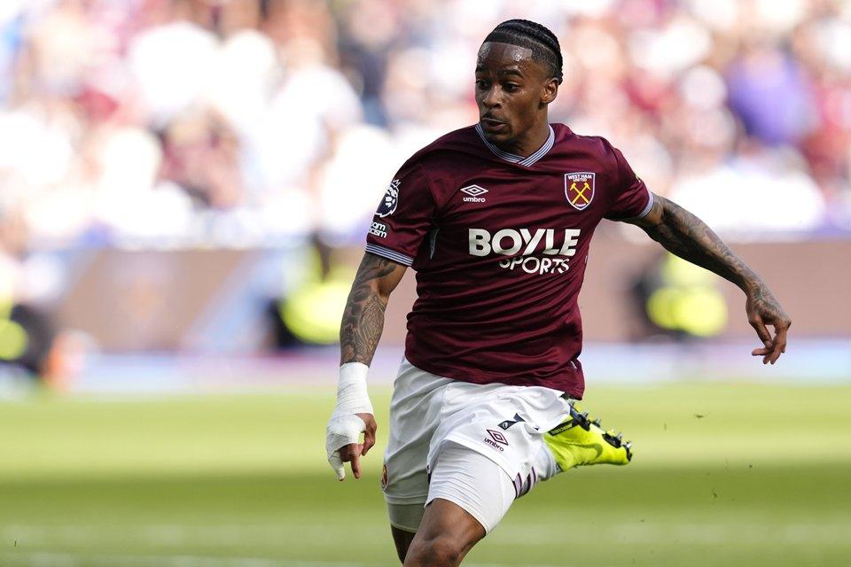 Sudah Degradasi, PSG Siapkan Dana Besar untuk Angkut Dua Pilar West Ham