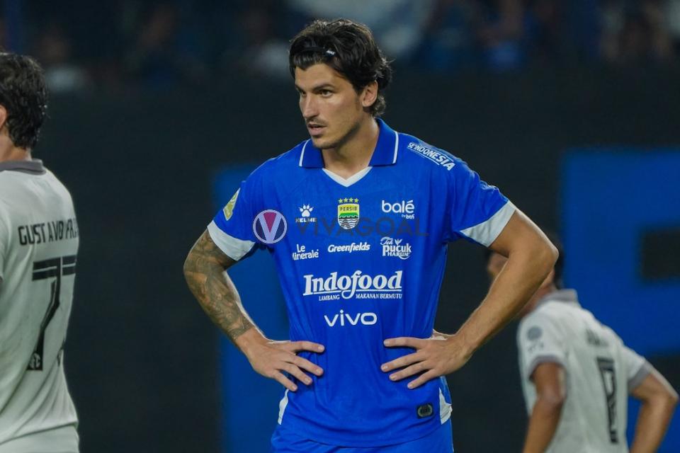 Penyerang Persib Bandung, Sergio Castel