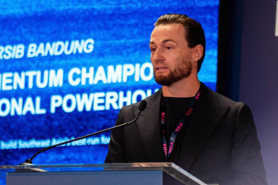 Marc Klok mendapat undangan spesial dari FIFA. Marc Klok juga dapat kesempatan menonton pertandingan Piala Dunia 2026.
