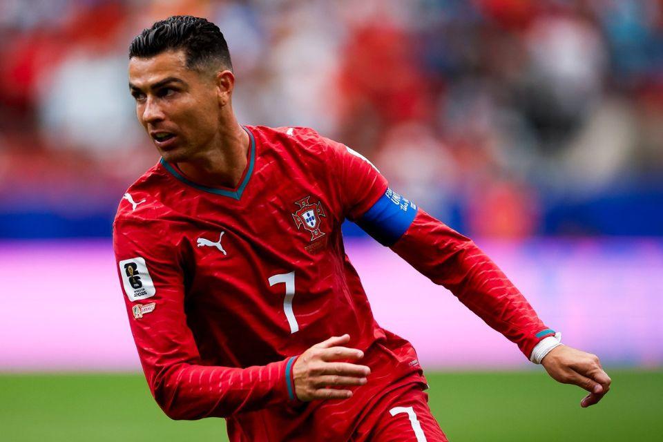Gelandang Kongo Minta Cristiano Ronaldo Mawas Diri: Usianya Sudah Tua!