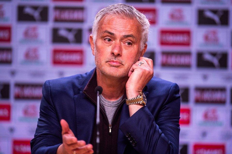 5 Fakta Gelandang Bertahan Andalan Jose Mourinho