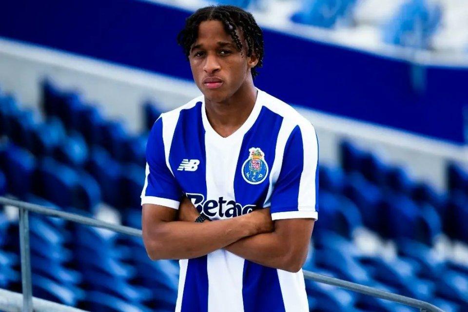 Barcelona Harus Lewatkan Transfer Wonderkid Portugal, Mengapa?