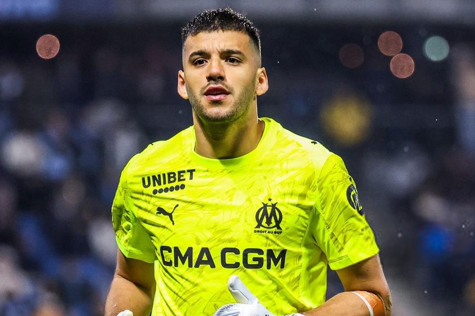 Tawaran Perdana Ditolak, City Belum Menyerah Pulangkan Kiper Marseille