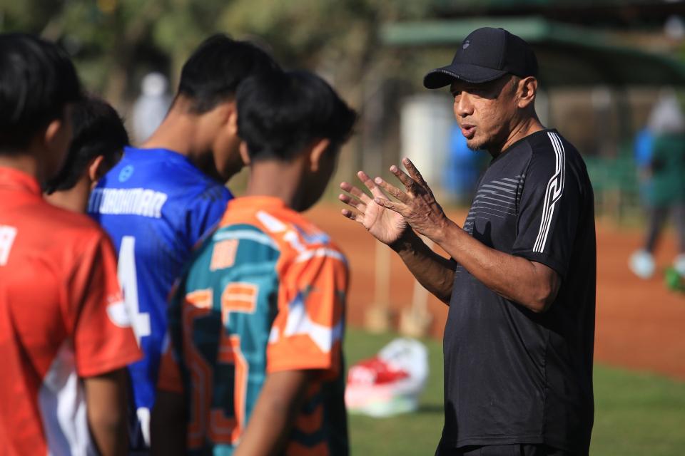 Rahmad Darmawan di Sesi Latihan Neo Gen Football Academy