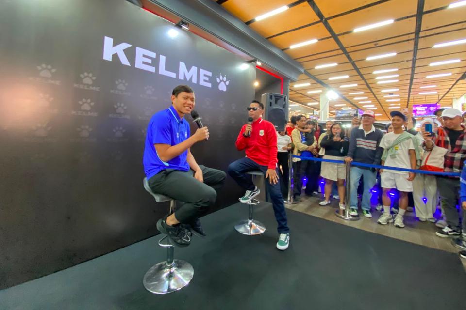 Adam Alis di Launching Pop Up Store Kelme