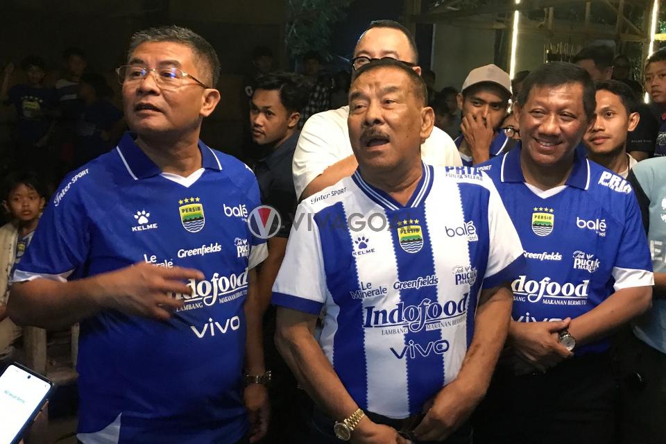 Wakil Gubernur Jawa Barat, Erwan Setiawan dan Komisaris PT Persib Bandung Bermartabat, Umuh Muchtar serta Kuswara S. Taryono.