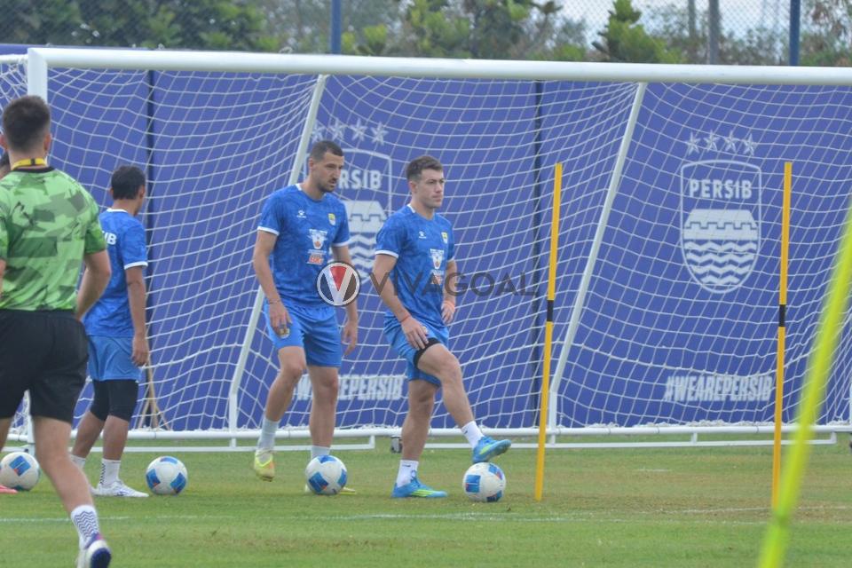 Mariano Peralta Jalani Latihan Bersama Persib.