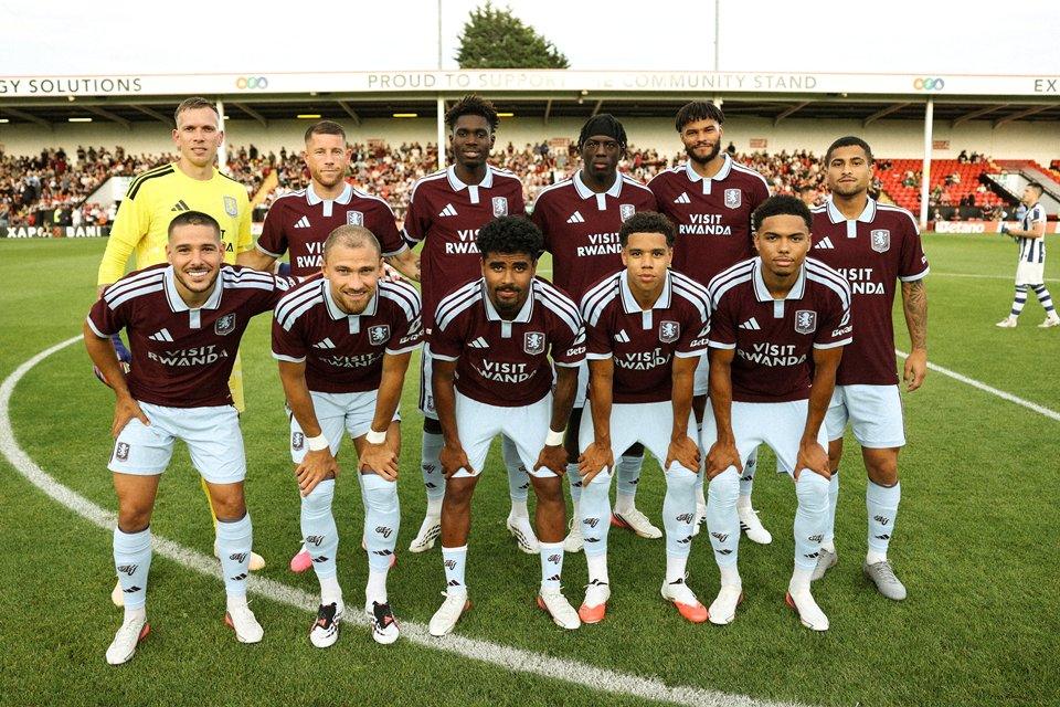 Tak Hanya Bawa Skuat Lengkap, Aston Villa Juga Sertakan Trofi Europa League ke Jakarta!