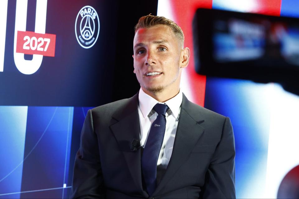 Lucas Digne Gabung PSG