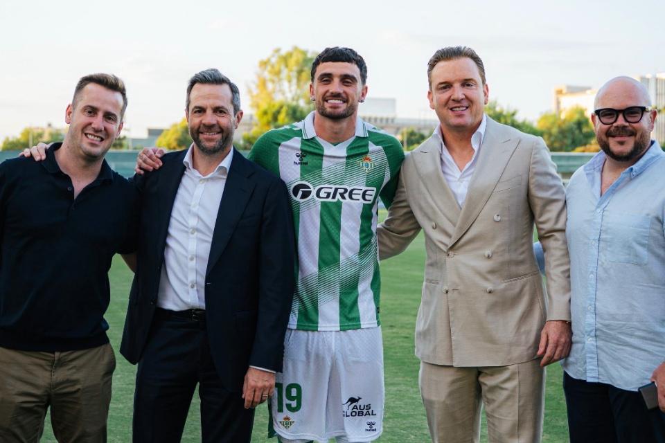 Troy Parrott Gabung Real Betis