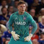 Meski Baru Didatangkan, Kiper Tim Promosi Inggris Akan Disekolahkan ke Valencia?