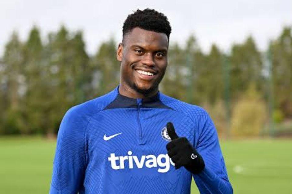 Napoli Pede Dapatkan Bek Chelsea Meski Harganya Naik