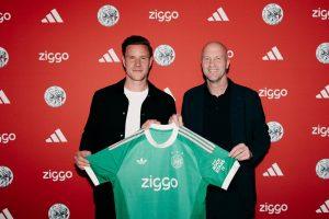 Mantan Kapten Barcelona Resmi Merapat ke Ajax