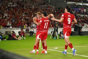 Ragnar Oratmangoen, Luke Vickery, dan Mitch Baker