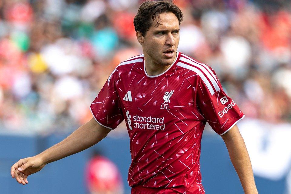 Tak Kunjung Bermain, Winger Liverpool Bakal Pergi?