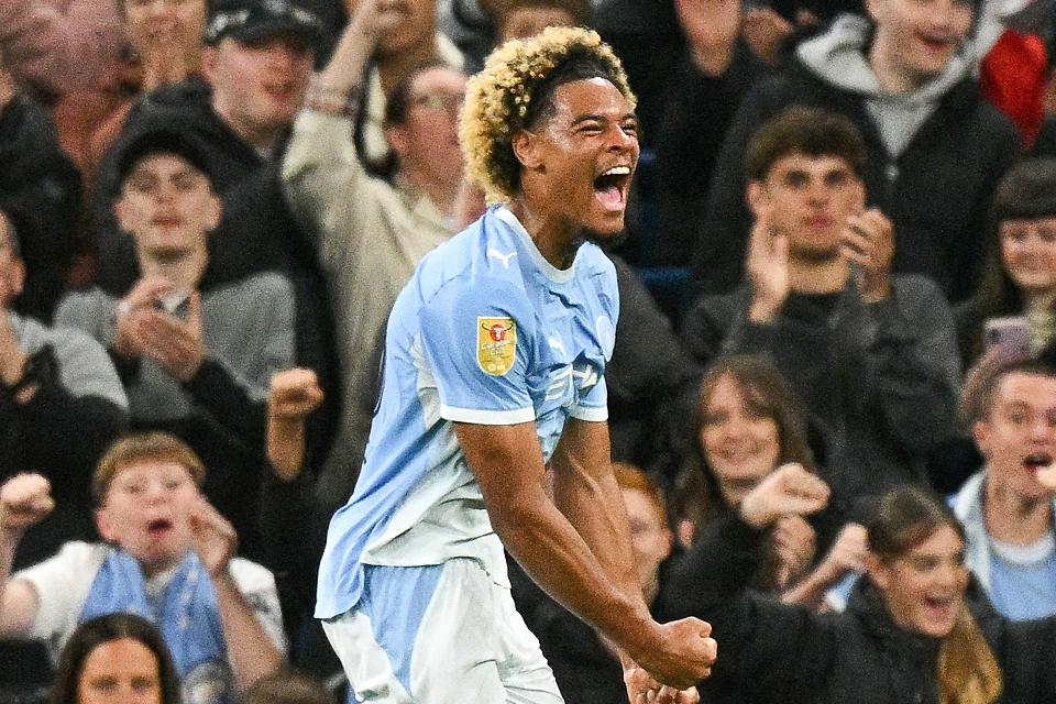 Debut dan Borong Dua Gol, Eksperimen Marseca Pada Wonderkid Manchester City Berhasil