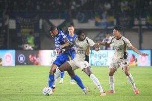 Uilliam Barros dan Denilson Junior