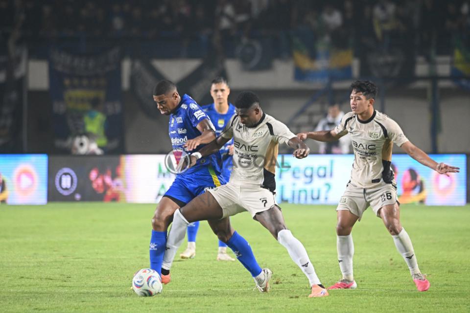 Uilliam Barros dan Denilson Junior