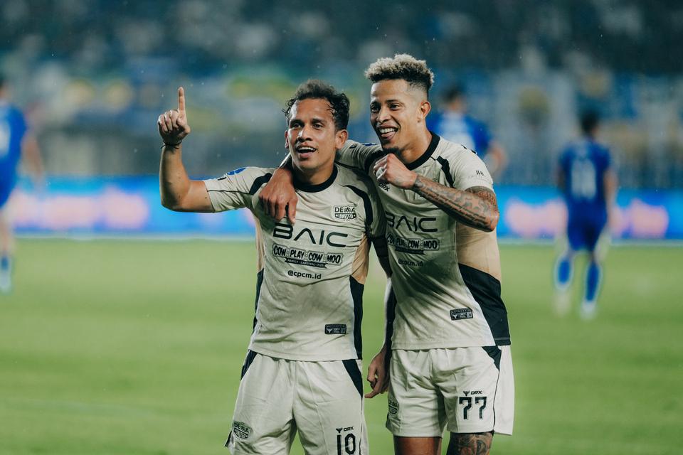 egy dan noah