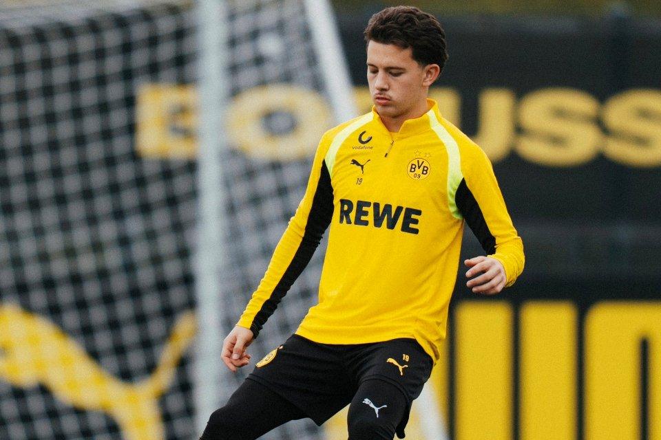 Jelang Der Klassiker, Pilar Penting Dortmund Siap Bermain
