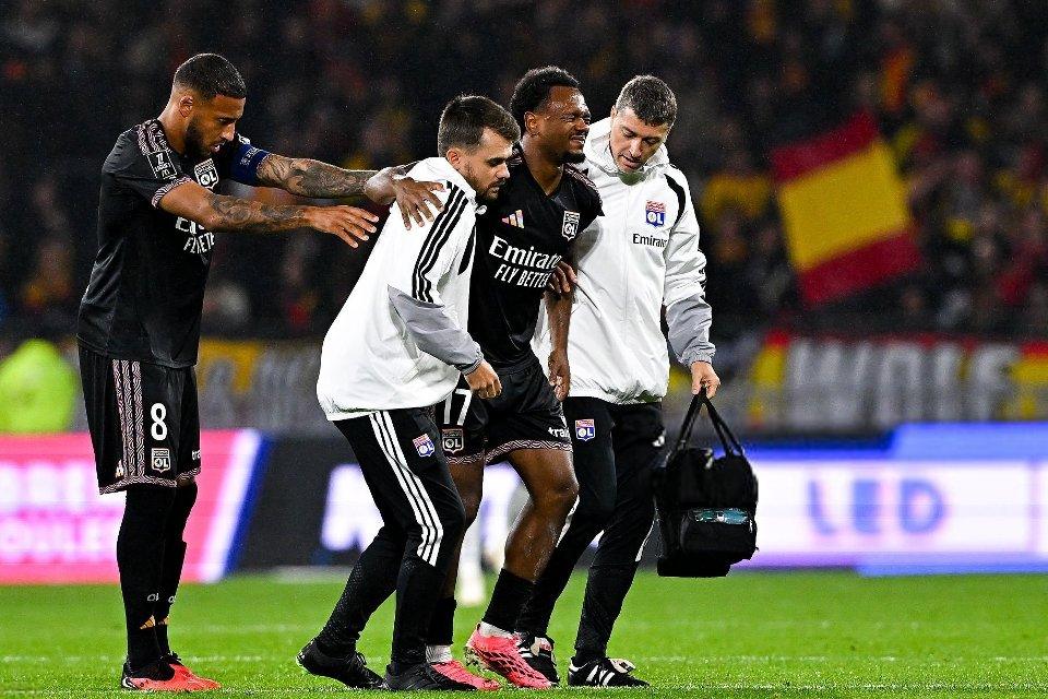 Kebugaran Bermasalah, Penyerang Lyon Bakal Absen Bela Tim di Kompetisi Eropa