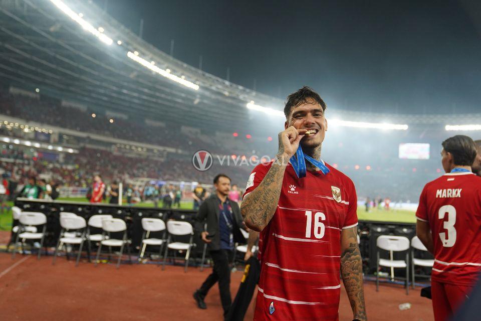 Bek sayap Timnas Indonesia, Shayne Pattynama, merasa bahwa sang Ayah yang berada di Surga membantunya dalam mengeksekusi penalti.