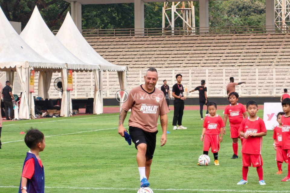 Ada Cazorla hingga Berbatov! Legenda Liga Inggris Ramaikan Coaching Clinic The Rivalry Returns