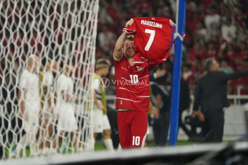 Ole Romeny Bentangkan Jersey Marselino Saat Timnas Indonesia Juara: Saya Menyayanginya!