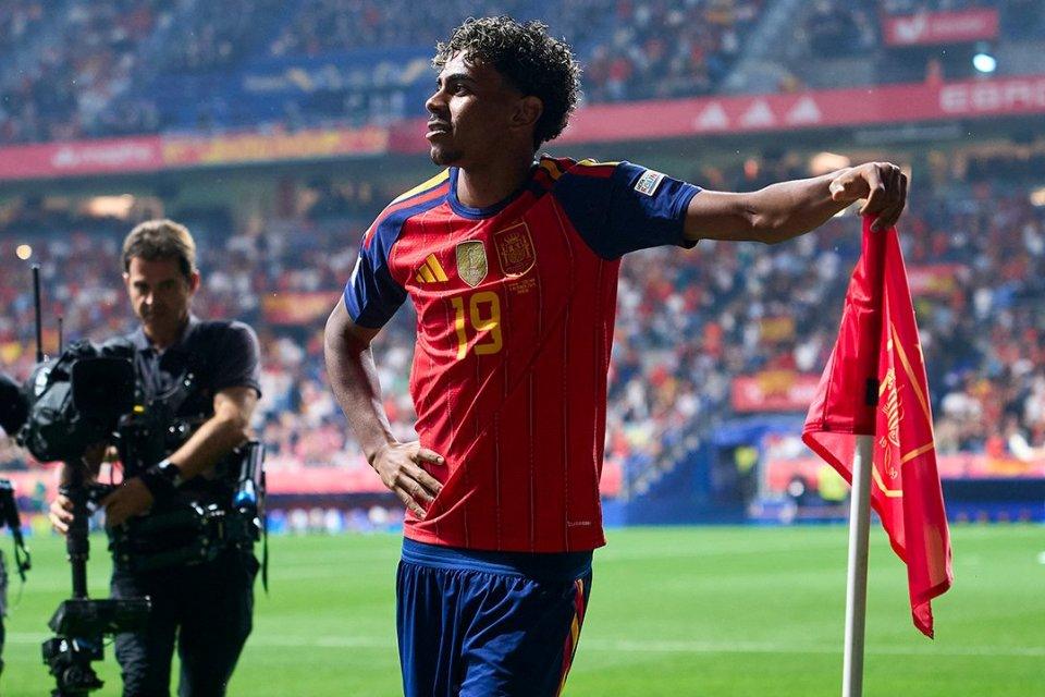 Meski Kane Dijagokan, Lamine Yamal Akan Tetap Menangi Ballon d’Or!
